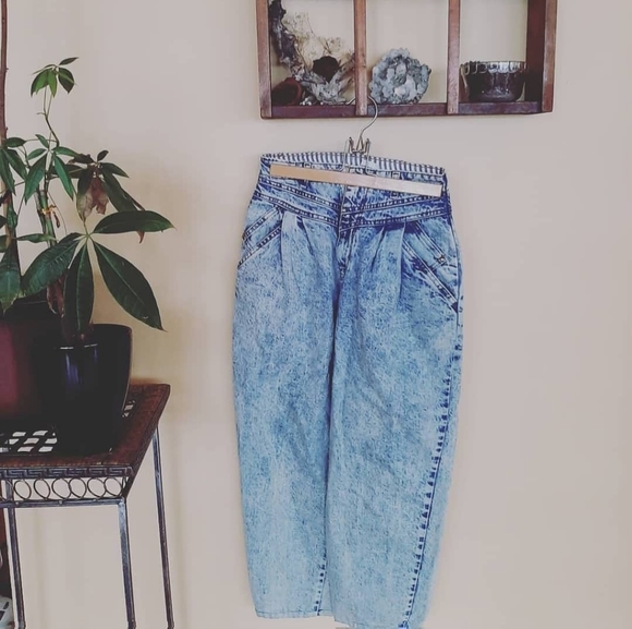 Vintage Levi's Crop Denim - Picture 1 of 4